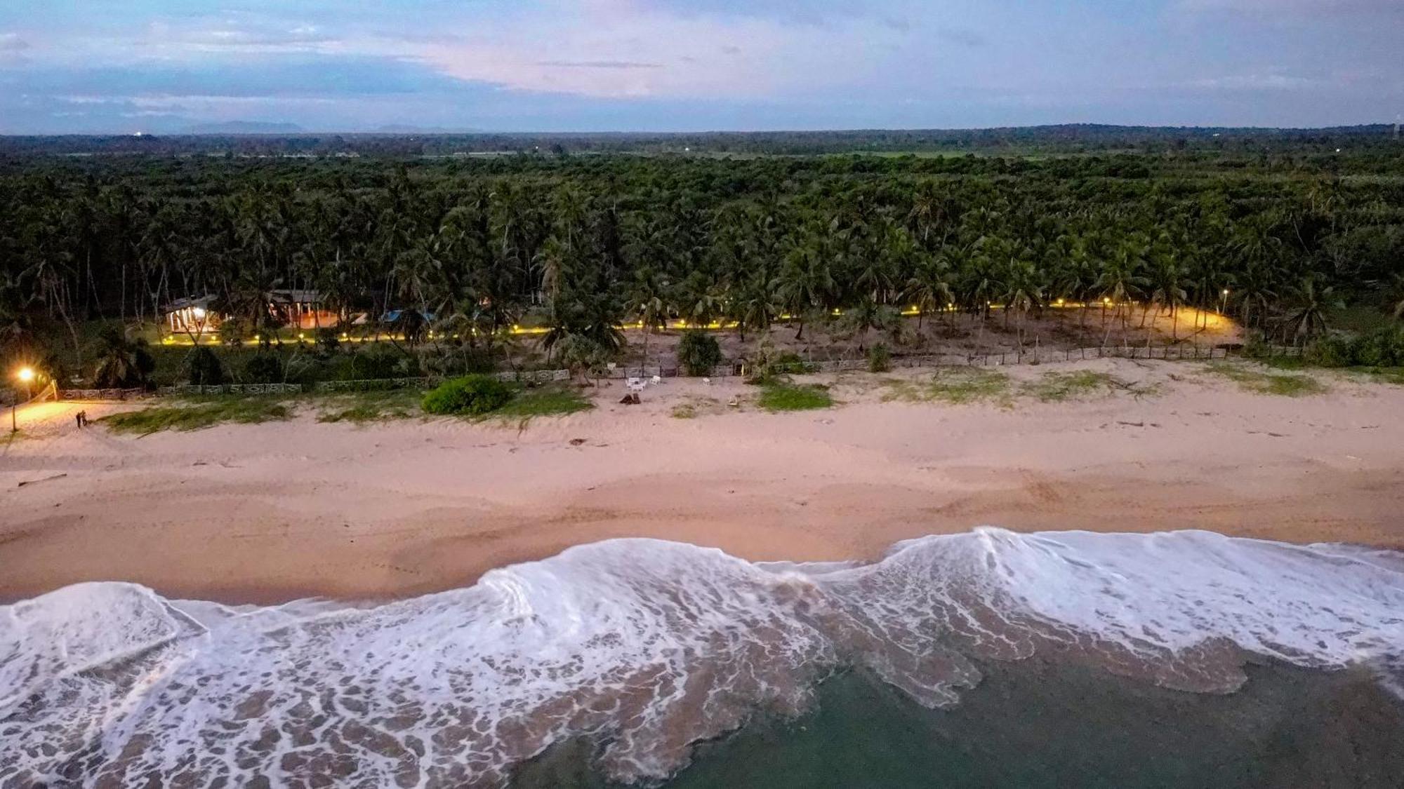 Helios Beach Resort Tangalle Exterior photo