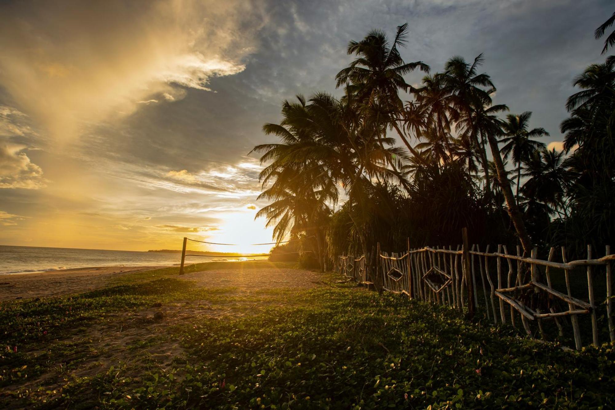 Helios Beach Resort Tangalle Exterior photo