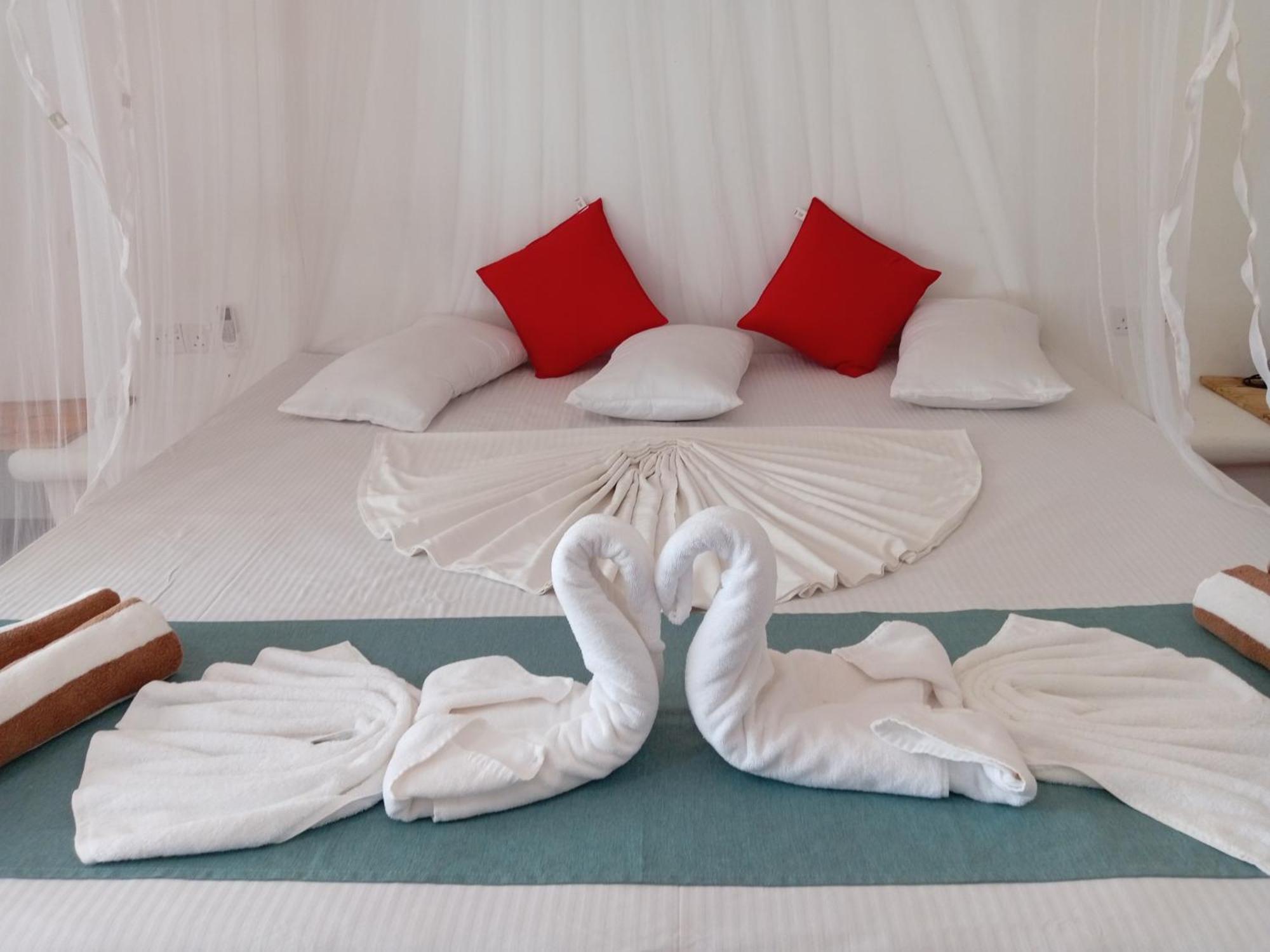 Helios Beach Resort Tangalle Exterior photo