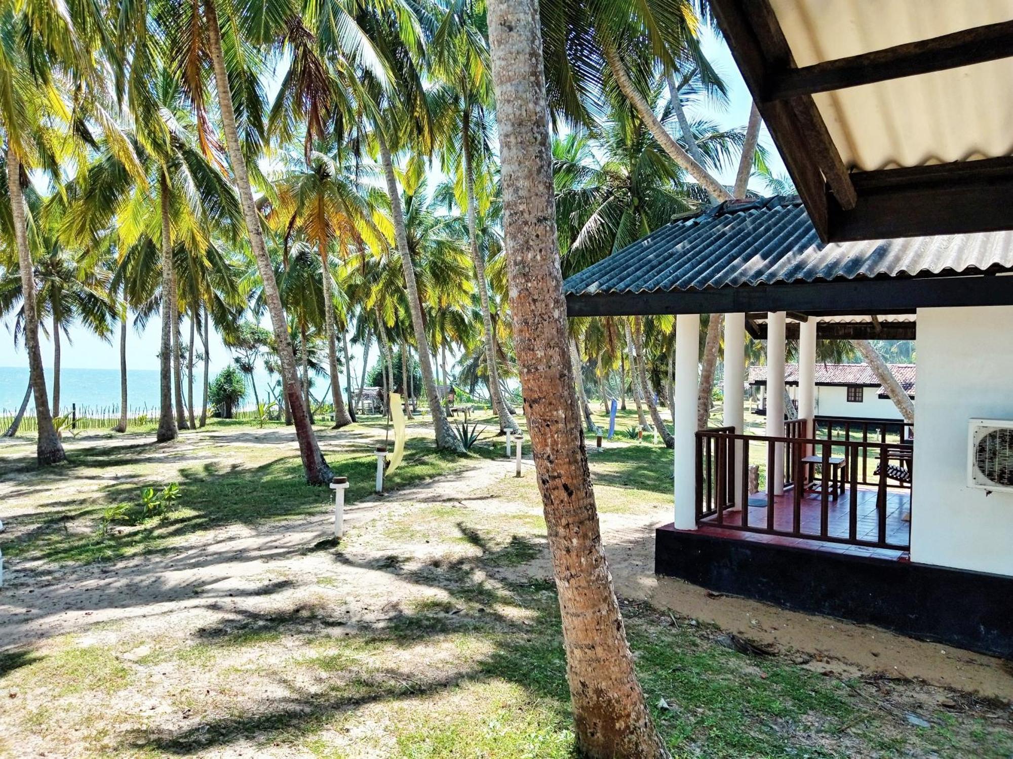 Helios Beach Resort Tangalle Exterior photo